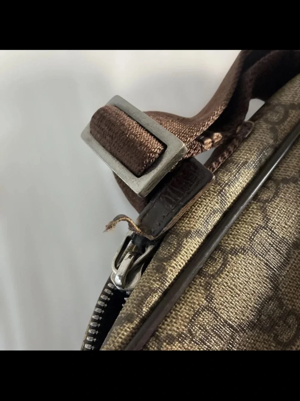 Gucci brown gg